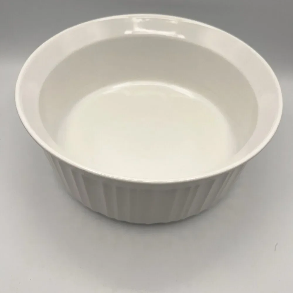 Corning Ware French White 2. 5 Quart Stoneware Round Casserole Baking Dish USA